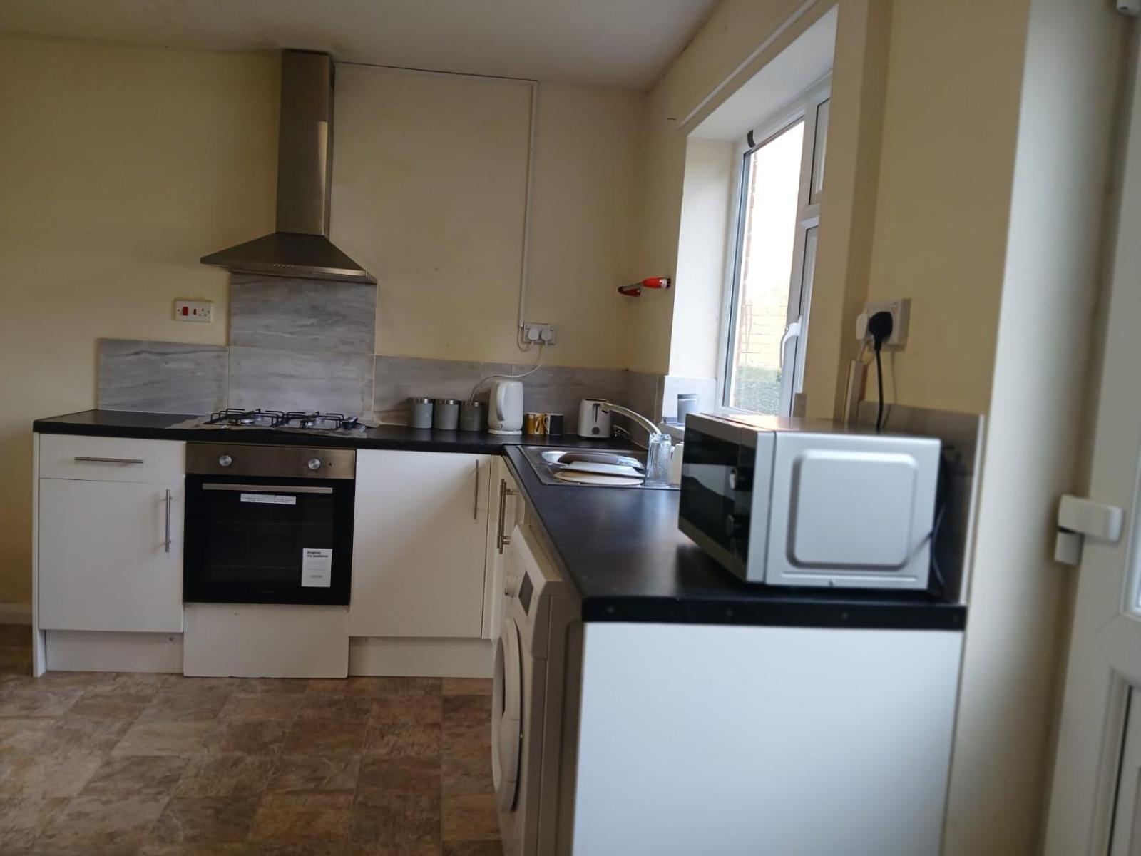 1 Hoyland Avenue 2 Bed House Holiday home *